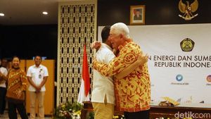 Akrab, Jonan dan Bos Besar Freeport Berpelukan