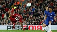 Setelah bermain imbang tanpa gol di babak pertama, Liverpool unggul duluan lewat tendangan salto Daniel Sturridge di menit ke-58. Ini adalah gol ketiga Sturridge musim ini. (Andrew Yates/Reuters)