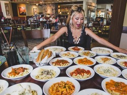 Wouw! Wanita Ini Mampu Habiskan 4,5 Kg Pasta Sendirian Selama 25 Menit