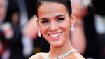 Lapangan Hijau dan Karpet Merah Bruna Marquezine