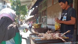 Pedagang di Blitar Curhat Harga Telur dan Daging Ayam Anjlok