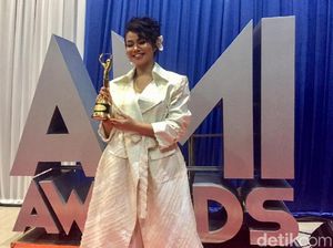 Yura Yunita Tak Menyangka Menang AMI Awards 2 Tahun Berturut-turut