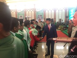 Saat Jokowi Heran atas Kostum Gatot Kaca Ketum PPP