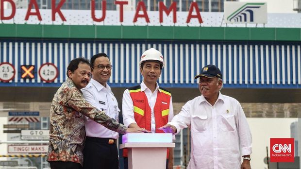 (HT) Mengintip Peluang Jokowi di Balik Jubah 'Mewah' Petahana