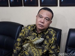Guru Honorer Dipecat Pamer Stiker Prabowo, BPN Siap Beri Bantuan Hukum