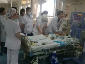 Luar Biasa! Staf RS China Gantian Beri CPR ke Pasien Selama 5 Jam