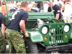 Keren, Tentara Ini Butuh 60 Detik Bongkar Abis Jip