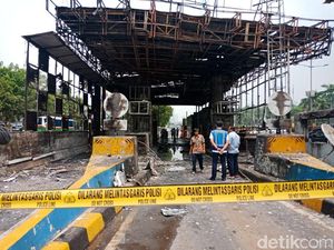 Cerita Warga soal Detik-detik Kebakaran di Gerbang Tol Depan BPK Cerita Warga soal Detik-detik Kebakaran di Gerbang Tol Depan BPK