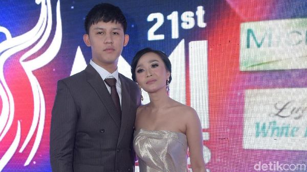 Rinni Wulandari dan Jevin Julian Mesra Terus