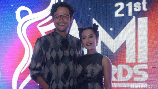 Potret Keharmonisan Dwi Sasono dan Widi Mulia