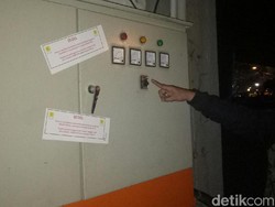 Situasi Jembatan Ampera Gelap karena Listriknya Diputus PLN