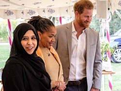 Viral, Video Hijabers Cipika Cipiki dengan Pangeran Harry