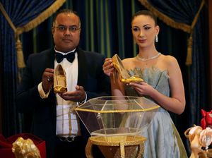 Seperti Ini Bentuk Sepatu Termahal di Dunia Seharga Rp 253 Miliar Seperti Ini Bentuk Sepatu Termahal di Dunia Seharga Rp 253 Miliar