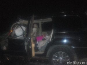Mobil Kapolres Tulungagung Kecelakaan di Tol Akibat Sopir Ngantuk Mobil Kapolres Tulungagung Kecelakaan di Tol Akibat Sopir Ngantuk