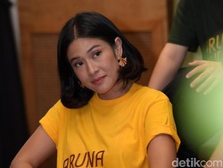 Dian Sastro Cover Lagu Best Part, Netizen Merinding Sampai Minta Dipetik