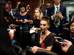 Hollywood Riuh Donald Trump Dimakzulkan