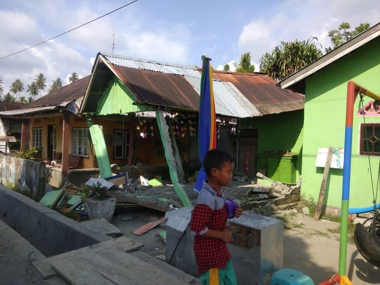 1 Orang Tewas Akibat Gempa 6 SR di Donggala Sulteng 1 Orang Tewas Akibat Gempa 6 SR di Donggala Sulteng