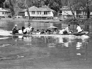 Melihat Transportasi Umum Tempo Dulu