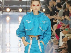 Wanita Tercantik Dunia Eksis Jadi Model di Pekan Mode Dunia