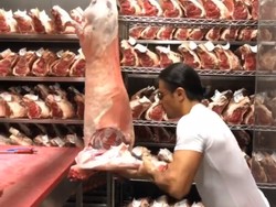 Bukan Daging Babi, Ini Daging yang Dipotong Salt Bae