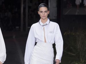 Kendall Jenner Kembali Jadi Model Termahal, Ini Bayaran Fantastisnya di 2018