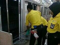 Ada Penumpang BAB, Gerbong KRL Dibersihkan 2 Kali