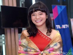Amel Carla Tetap Bahagia Meski Tak Bisa Mudik
