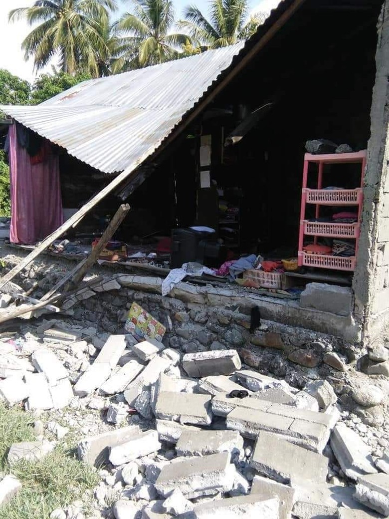 Pascagempa 7,7 SR, Gempa Susulan 6,1 SR Terjadi di Donggala Pascagempa 7,7 SR, Gempa Susulan 6,1 SR Terjadi di Donggala