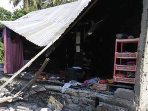 Telkom Terjunkan Tim Pemulih Telekomunikasi ke Palu Telkom Terjunkan Tim Pemulih Telekomunikasi ke Palu