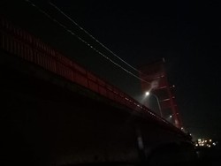 Jembatan Ampera Gelap Gulita, PLN: Nunggak, Listrik Kami Putus