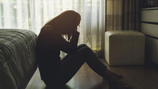 5 Fase Berduka Saat Pasangan Jadi Korban Pesawat Jatuh