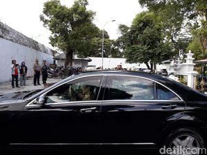 Saat Jokowi Nikmati Lupis Bersama Sultan HB X di Keraton Yogya