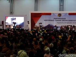 Jokowi Serahkan 5 Ribu Sertifikat Tanah Bagi Warga DIY