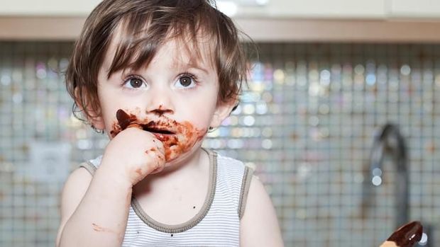 Ilustrasi anak makan