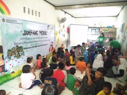 KPP Pratama Jakarta Mampang Prapatan Peduli di Jumat Penuh Berkah