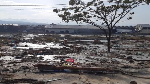 Tsunami Tsunami Mematikan Menerjang Berbagai Belahan Dunia