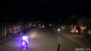Foto: Masih Gelap Gulita, Ini Potret Kota Palu Terdampak Gempa