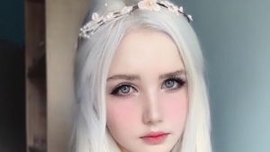 Sempat Viral di Jepang, Ini Penampilan Selebgram yang Cantiknya Bak Peri