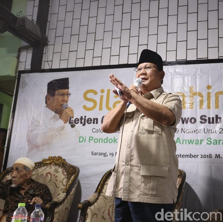 Prabowo Mengaku Keluar Air Mata Sebelum Daftar Capres, Ada Apa? Prabowo Mengaku Keluar Air Mata Sebelum Daftar Capres, Ada Apa?