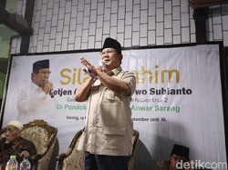 Prabowo Mengaku Keluar Air Mata Sebelum Daftar Capres, Ada Apa?