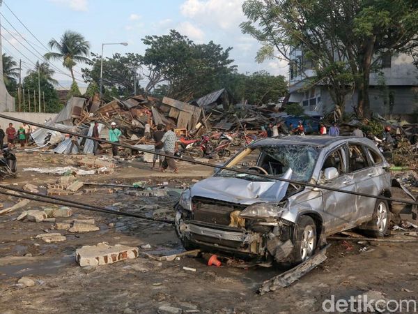 Potret Memilukan Pasca Gempa-Tsunami di Pantai Talise Palu
