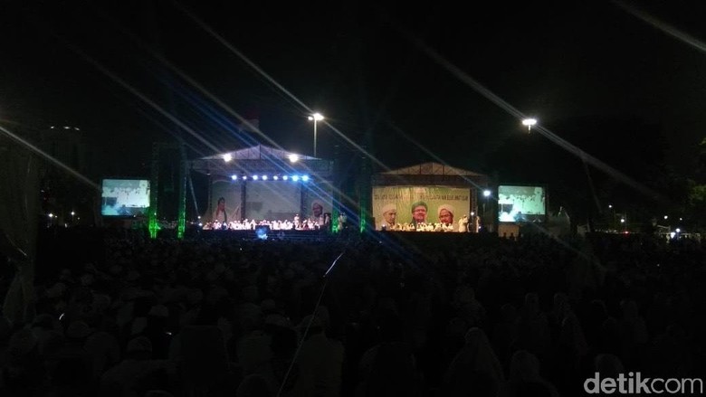 Doa Ustaz Abdul Somad untuk Keselamatan Habib Rizieq Doa Ustaz Abdul Somad untuk Keselamatan Habib Rizieq