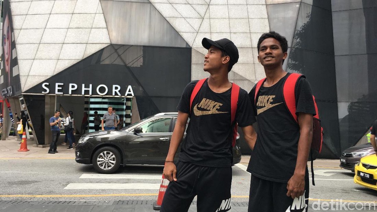 Timnas Indonesia U-16 jalan-jalan di Kuala Lumpur, Malaysia. (Foto: Lucas Aditya/detikSport)