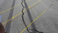 Foto: Runway Bandara Palu Retak-retak Akibat Gempa