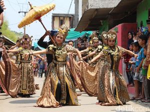 Melihat Kemeriahan Desa Kreatif di Bandung Barat Melihat Kemeriahan Desa Kreatif di Bandung Barat