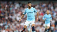 Bernardo Silva dan Aguero kembali mencetak gol saat City menghadapi Cardiff. Lewat laga ini, City menambah daftar panjanng pencetak gol dengan mencatat nama Ilkay Guendogan dan Riyad Mahrez di papan skor. City menang atas Cardiff 5-0. (Alex Livesey/Getty Images)