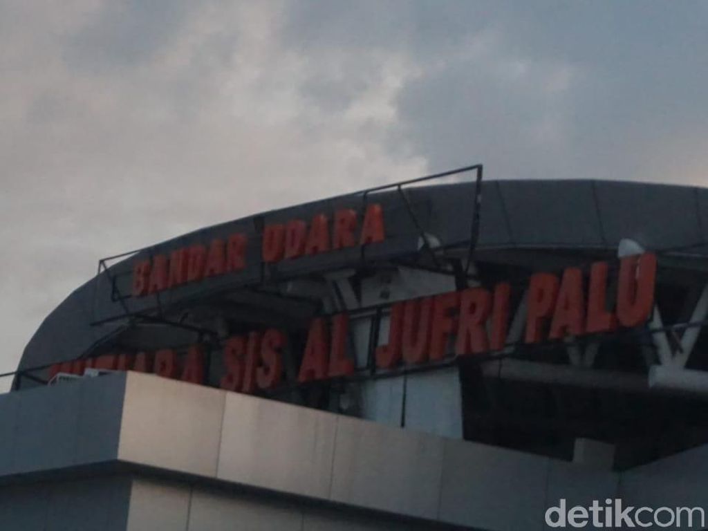 Panglima TNI: Warga Sempat Padati Bandara Palu, Diangkut Kapal Pelni Panglima TNI: Warga Sempat Padati Bandara Palu, Diangkut Kapal Pelni