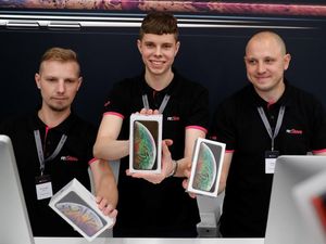 Apple Kabarnya Mau Pangkas Produksi iPhone Apple Kabarnya Mau Pangkas Produksi iPhone