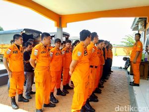 Tim Darat Basarnas dari Makassar Tiba di Palu Tim Darat Basarnas dari Makassar Tiba di Palu