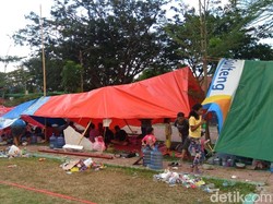 Jeritan Korban Gempa Palu Menanti Bantuan di Pengungsian